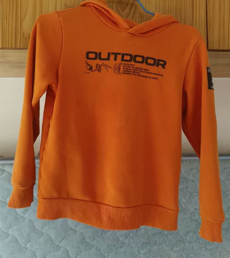 安踏150/72码卫衣，颜色款式都洋气 单...