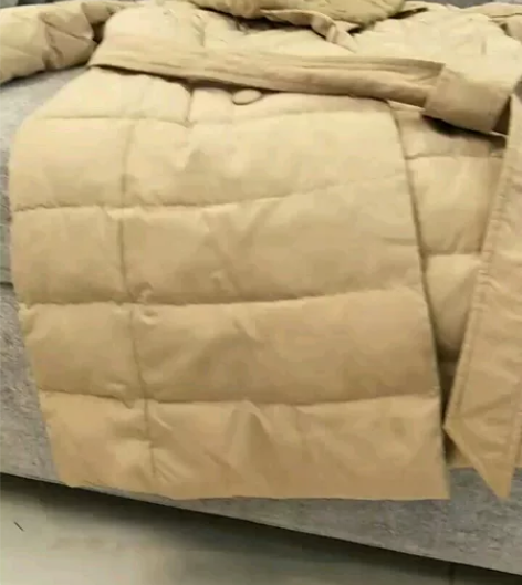 全新狐狸毛羽绒服本人身高160体重95斤，...