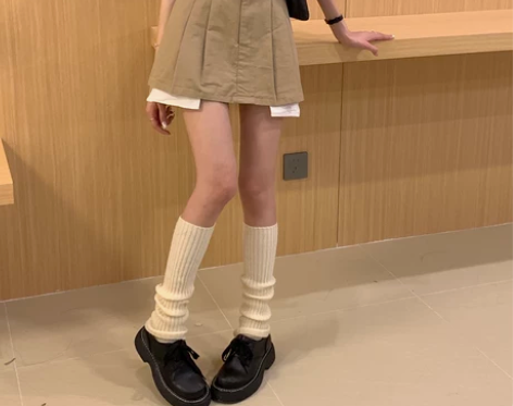 ?陆小团团复古机车辣妹出街a字裙2022新...