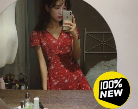 荷静的红色碎花裙，超级适合拍照，去外面玩儿...