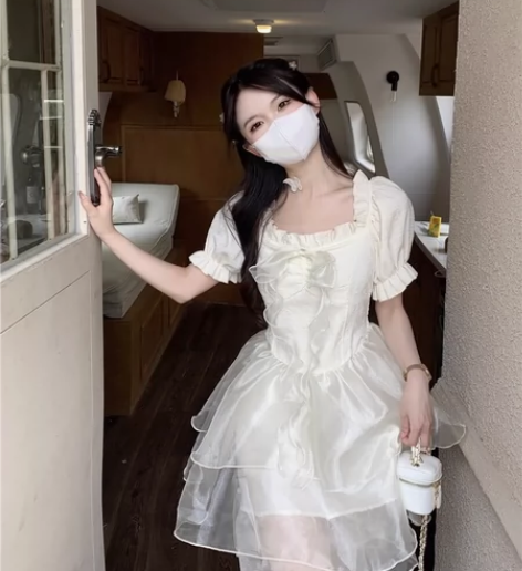 可换 纯白色公主风收腰蛋糕蓬蓬裙 实体店买...