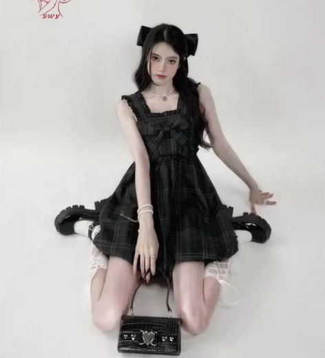 三蚊鱼甜美法式收腰格子吊带裙少女蝴蝶结黑色...