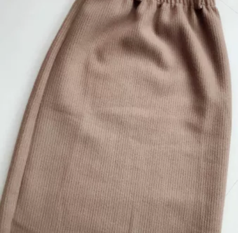 花苞裙 中长款 针织 全新 全新 偏厚实的...