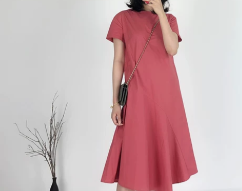 COS连衣裙，几乎全新，仅试穿，洗过一次。...