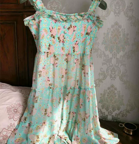 吊带裙 感兴趣的话点“我想要”和我私聊吧～...