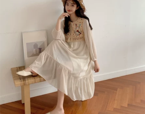 秋季新款小白马刺绣连衣裙假两件文艺宽松韩版...