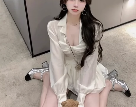 小香风轻奢气质白色雪纺长袖连衣裙女夏季纯欲...