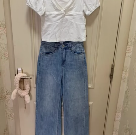 记忆的起点白色泡泡袖公主小衫 很减龄的一件...