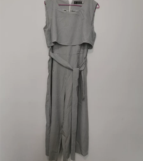 全新！包邮显瘦连体裤阔腿裤竖条纹，实体店买...