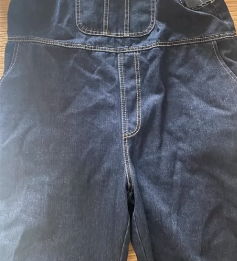 实体店买的，衣柜满了低价清了，夏季可爱背带...