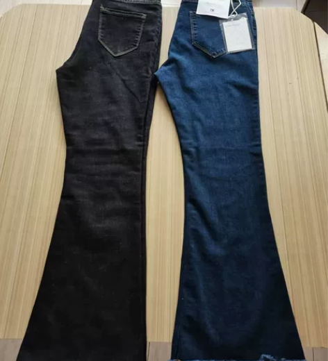 九分微喇裤女春季牛仔裤显瘦阔腿超火的裤子黑...