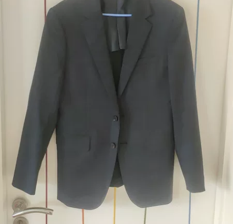 全新男士休闲西服   百家好品牌  87元...