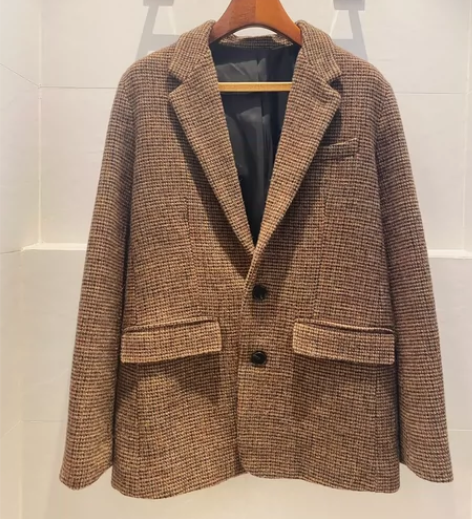 羊毛西装外套 M码 几乎全新 成色：几乎全...