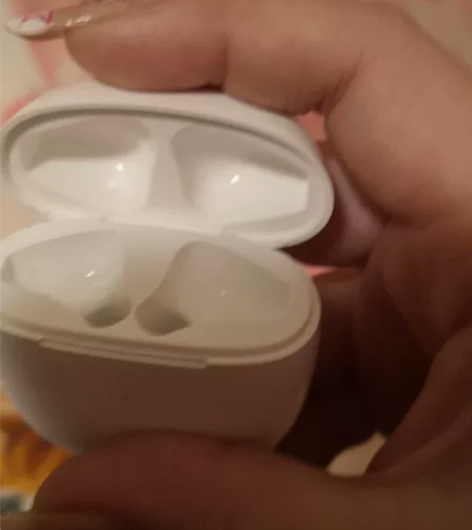 唐麦w9 耳机仓 耳机不见了??明显使用痕...