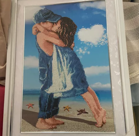 贴钻工艺画，全新，有画框，有玻璃面。太重不...