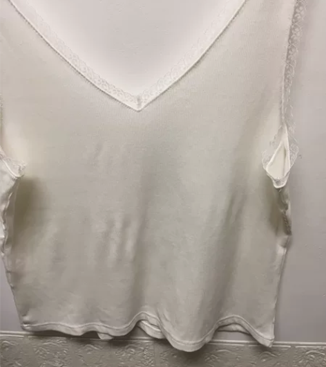片断背心XL码一件 感兴趣的话点“我想要”...