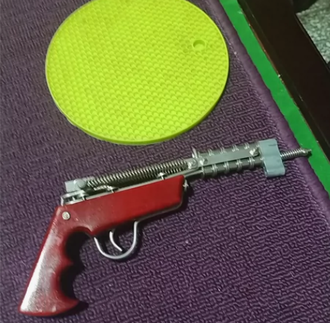 童年回忆，经典玩具，西部牛仔火柴链条玩具枪...