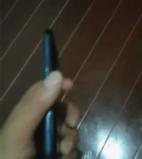 黑鲨4Pro12+256G手机放在被子上没...