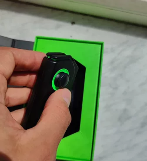 黑鲨蓝牙游戏手柄，买小米手机时候带的，基本...