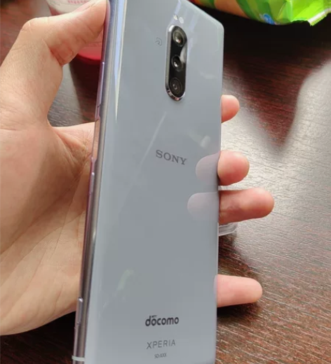 索尼Xperia x1 6+64 日版单卡...