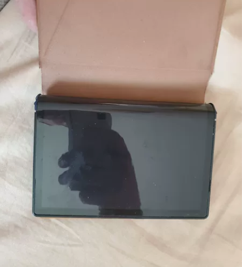 屏幕坏了,柔宇一代折叠手机,当玩具卖了,主...