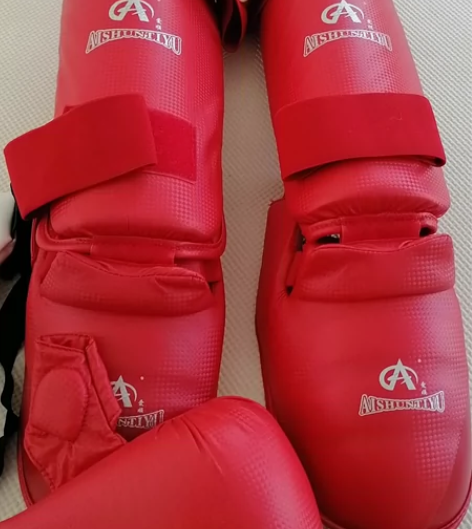空手道护具，XL号，质量好，使用少，松紧带...