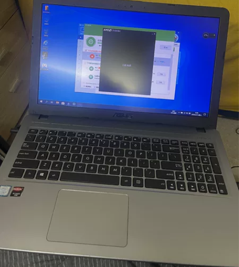 型号是 华硕C520U笔记本电脑 15.6...