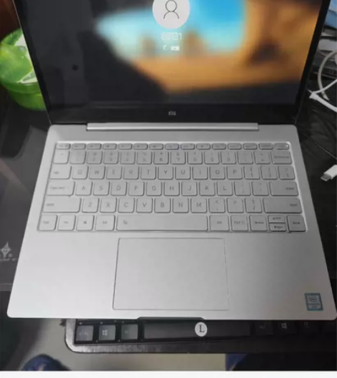 小米笔记本12.5 128G 非常的轻薄。...