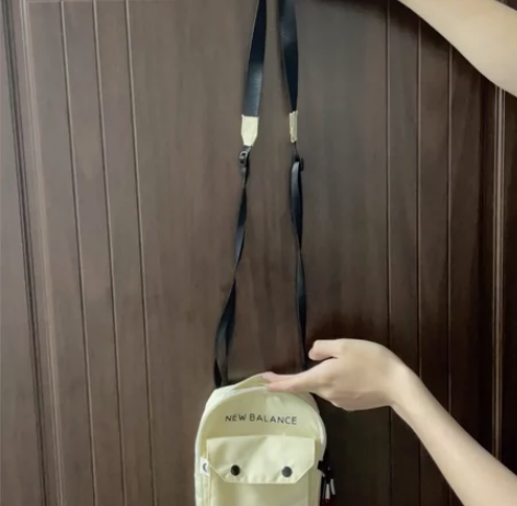 新百伦小包 有点脏了 需要刷一下容量很好运...