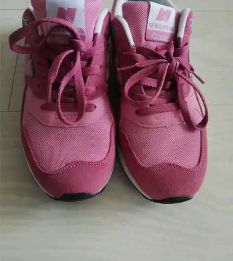 代友出售全新新百伦鞋，鞋底无磨损，只试穿过...