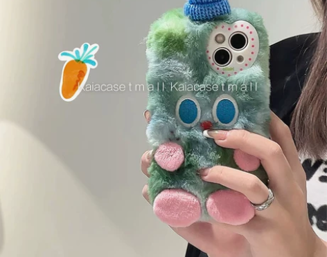 iPhone 13 手机壳 两个16r，一...