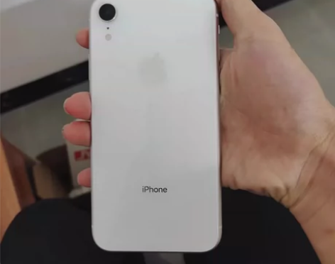 苹果xr64g国行单卡 可小刀 感兴趣的话...