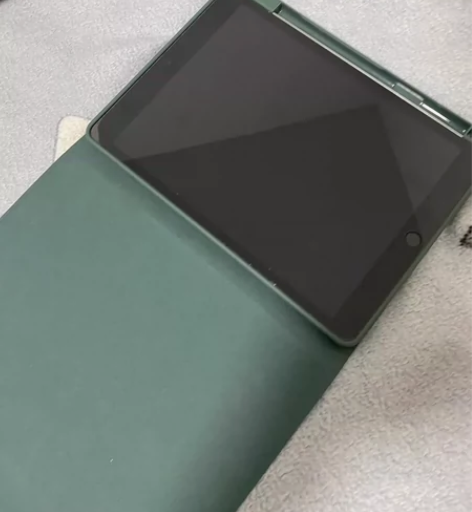 出苹果iPad，在保自用，几乎全新，去年买...
