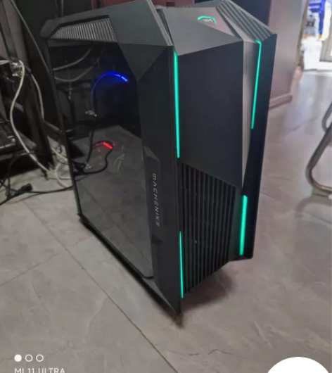 机械师未来战舰 1070显卡9代i5台式电...