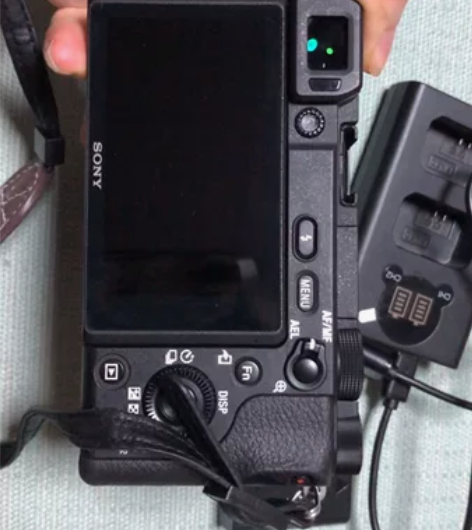 索尼微单a6400套机 带16-50镜头，...