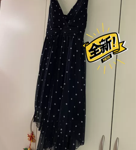 拉夏贝尔藏蓝波点前短后长裙， 感兴趣的话点...