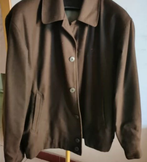 男士夹克(180码) 感兴趣的话点“我想要...