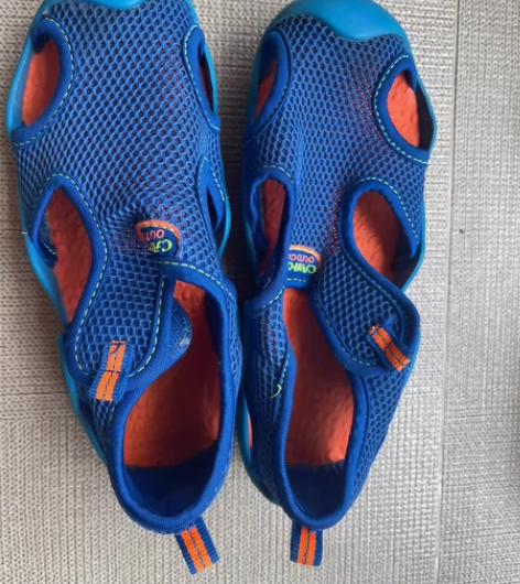 骆驼凉鞋 购于专柜，原价159 适合5～6...