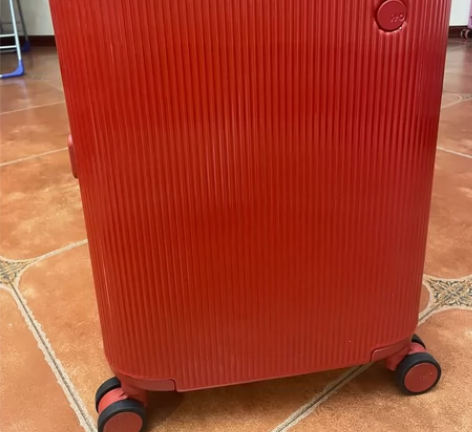 ito红色20寸行李箱，结婚用了一次，基本...