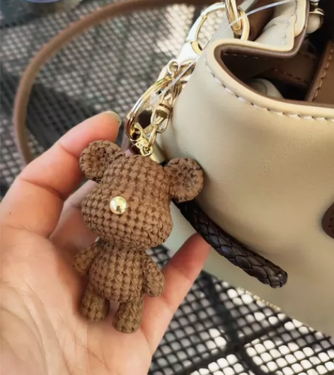 卓诗尼女包女2023年新款小众高级感斜挎单...