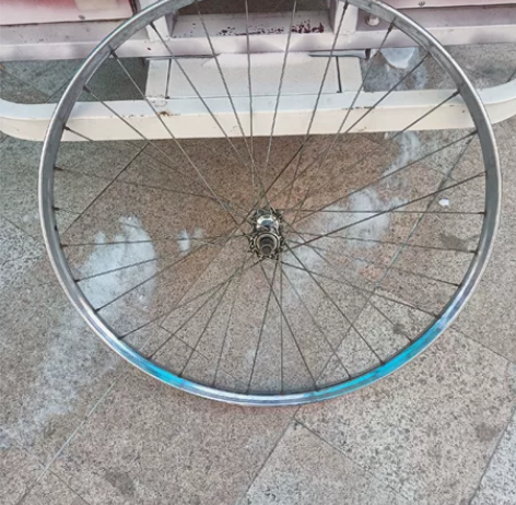 老28飞鸽轻便自行车前圈，车圈没有划痕，拆...