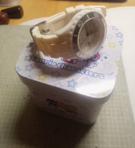 正港的手表 原价68，有一点使用痕迹，表盘...