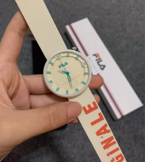 博主闲置】斐乐FILA硅胶手表 成色：全新...