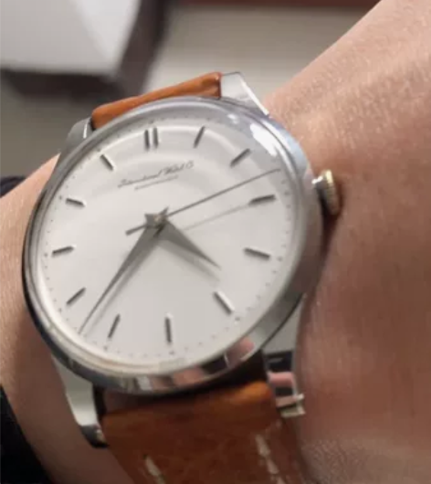 IWC万国古董表，60年代出品，银色针银色...