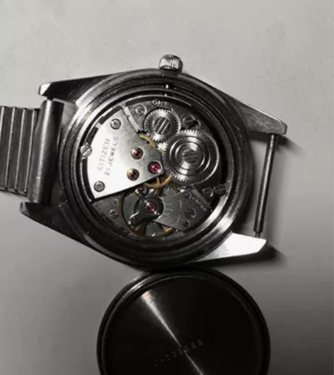 老旧手表日本西铁城，手动上弦，走时，精准没...