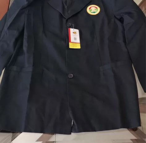 学生外套  全新有吊牌 感兴趣的话点“我想...