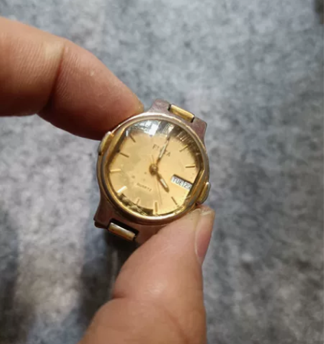 石英精品Fiyada飞亚达手表，调时间日期...