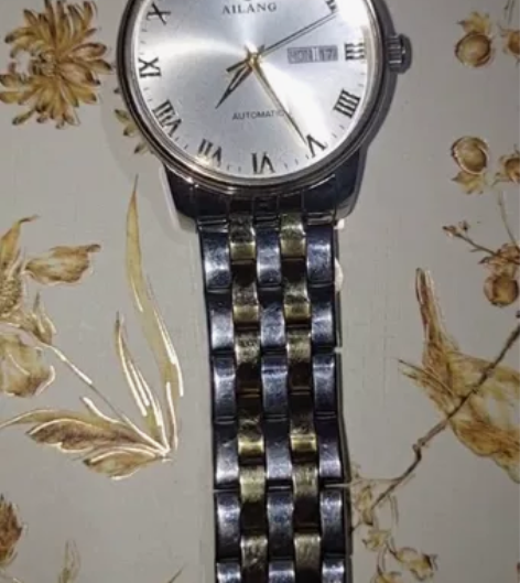 艾浪手表男款机械表,全好正常使用,成色如图...