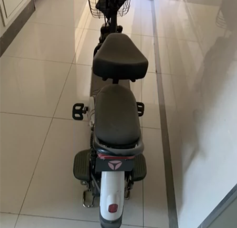 很新的雅迪电动车 非绿源 比德文小牛 爱玛...