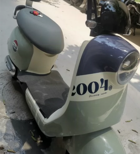 台铃萌苏电摩刚提没交保险没挂牌 感兴趣的话...